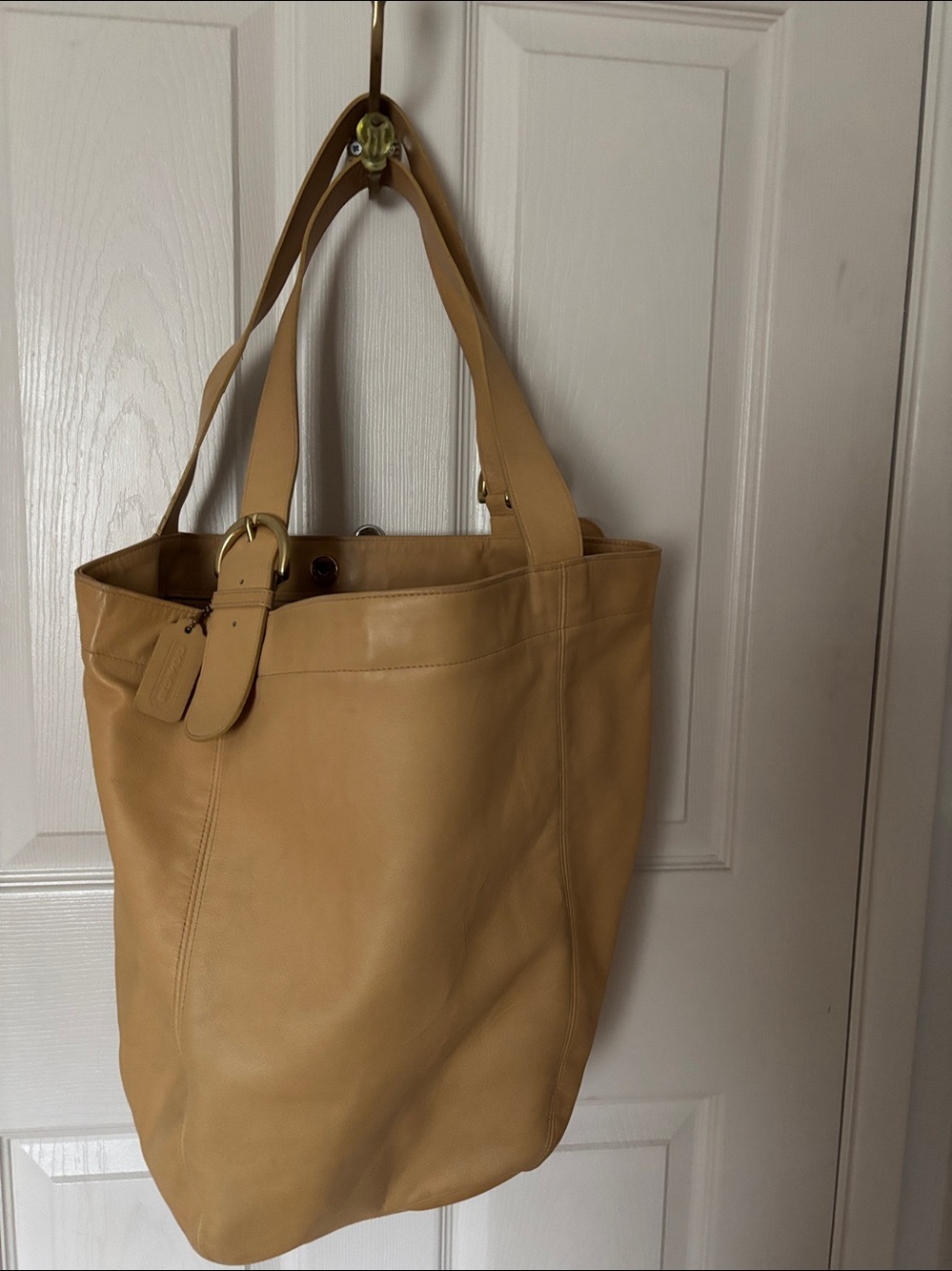Vintage Coach Large Buttery Leather Tote Bag in Camel - Picture 3 of 4